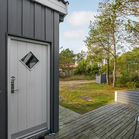 Pet Friendly In With House A Panoramic View